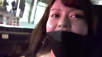 パート1〈胸元ザックリで合コンに参加する妻×極上パイズリで精子を乳射&中出し！〉合コンで出会った胸元ザックリ巨乳妻！激エロ肉感ボディを武器に誘惑！セックスまっしぐら！『居酒屋のトイレ』『タクシーの車中』『旦那と電話しながら』ところ構わず！オイルたっぷり密着パイズリ！お口もオッパイも膣奥もザーメンだらけ特濃4連発！！！！