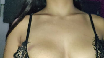 Braely yuns tiene unas tetas exquisitas difícil no querer chuparlas y tenerlas entre las manos