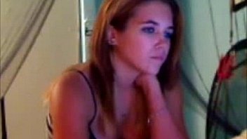 Sexy amateur masturbates in her dorm room