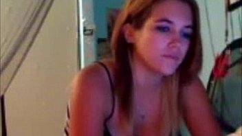 Sexy amateur masturbates in her dorm room