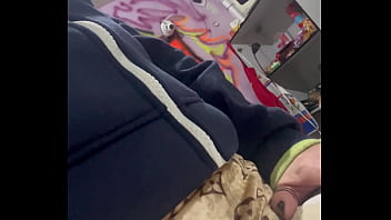 Mulher Vai Lavar Roupa E Com Muito Tesão Na Termina Da Máquina De Lavar Se Masturbando E Gozando Muito thumbnail