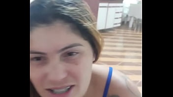 Depois que a ruiva safada me contou tudo que ela tem vontade lambuzei a cara dela de porra