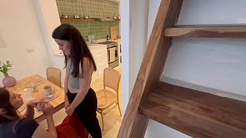 Mi chica de limpieza me da lastima por eso me la follo