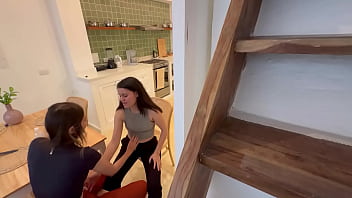 Mi Chica De Limpieza Me Da Lastima Por Eso Me La Follo thumbnail