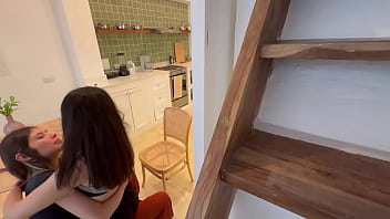 Mi chica de limpieza me da lastima por eso me la follo