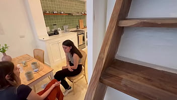 Mi chica de limpieza me da lastima por eso me la follo