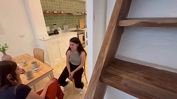 Mi chica de limpieza me da lastima por eso me la follo