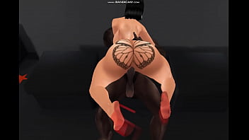 Bunda tatuada com borboleta sentando na rola preta vu