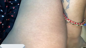 Puta de ricas tetas me da tremenda mamada y le hecho toda la leche en la cara