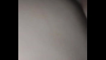 Me rica puta jugando con su ano