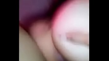 Gata da bundinha redondinha proporcionando prazer enquanto rolava futebol no rá 4