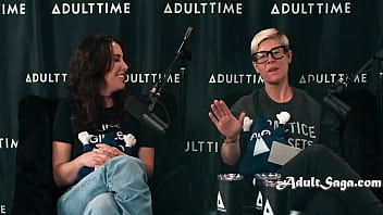 Chilling with a pretty pornstar and talking about thier favs