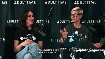 Chilling with a pretty pornstar and talking about thier favs Chilling with a pretty pornstar and talking about thier favs