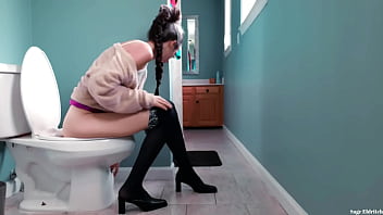 Party girl sage eldritch peeing voyeur