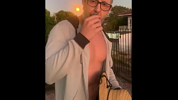 Será Que A Pica Do Vovô Não Sobe Mais Completo thumbnail