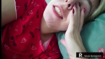 Pov presente do marido corno gift from the cuckolded husband