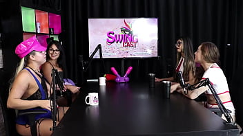 Fica tentando arrombar a própria buceta sozinha e gostaria de transar com 10 homens ao mesmo tempo beatriz sampaio mayra marcele e evelyn zain sheer red