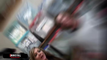 Hadji & Nikki Sexx's Hubby Ream Fat Asses In Mardi Gras Orgy thumbnail