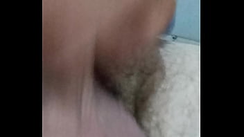 Batendo punheta com gosada