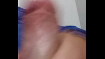 Batendo Punheta Com Gosada thumbnail