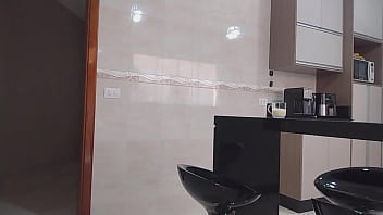 Meu enteado novinho pauzudo gozou um litro de porra na minha boca e foi delicioso