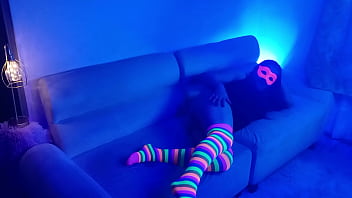 En este bar le das dinero extra a la camarera y te folla en su habitación especial le encanta la verga de extraños 1