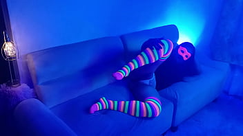 En este bar le das dinero extra a la camarera y te folla en su habitación especial le encanta la verga de extraños 1