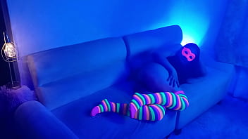 En este bar le das dinero extra a la camarera y te folla en su habitación especial le encanta la verga de extraños 1