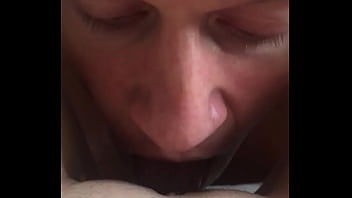 С удовольствием лижу писю