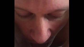 С удовольствием лижу писю