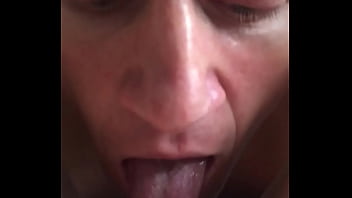 С удовольствием лижу писю