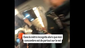 Moi dans le métro alors que tout internet as vu mon concombre dorée et toi tu fais attentions aux personnes dans le