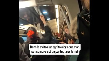 Moi dans le métro alors que tout internet as vu mon concombre dorée et toi tu fais attentions aux personnes dans le