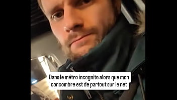 Moi dans le métro alors que tout internet as vu mon concombre dorée et toi tu fais attentions aux personnes dans le