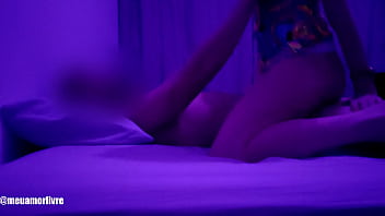 Minha esposa larissa dando bem gostoso para meu amigo sarado