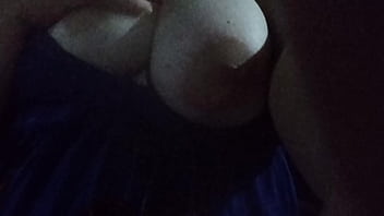 Cómeme las tetas que me encanta