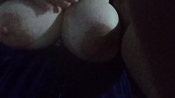 Cómeme las tetas que me encanta