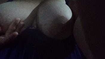 Cómeme las tetas que me encanta