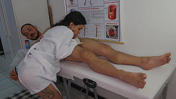 Paciente não consegue controlar a ereção diante da enfermeira