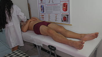 Paciente não consegue controlar a ereção diante da enfermeira