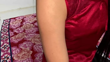 रिया ने बॉस की थकान दूर की पूरी रात होटल में बिताई और शानदार सेक्स किया।