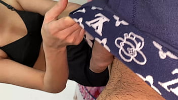 रिया ने बॉस की थकान दूर की पूरी रात होटल में बिताई और शानदार सेक्स किया।