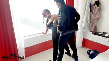 Espiando a mi madrastra sola en su habitacion un gran culo milf