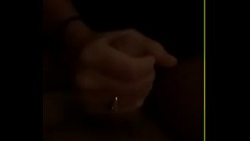 Girlfriend giving me handjob w lotion til i nut