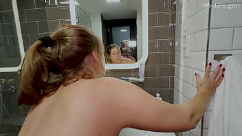 Big tits milf lady lyne stuck in the washing machine gets a creampie and pov facial cumshot