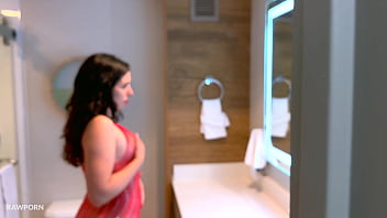 Linda del sol recibe una follada anal con un creampie enorme