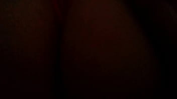 Massageando bunda deliciosa