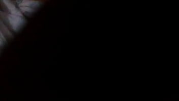 Massageando bunda deliciosa