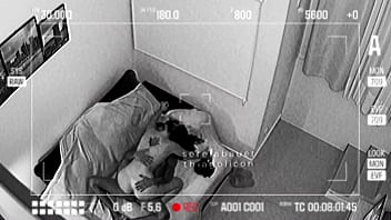 Camera de segurança real flagra amante fudendo muito e bebendo leitinho enquanto corno trabalha