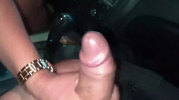 Putinha da tirei leite da fonte quente no carro de um estranho